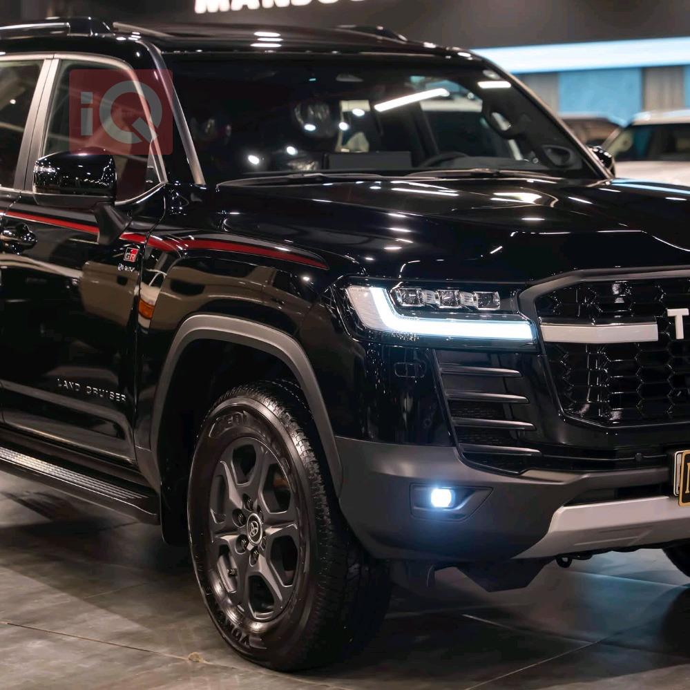 تۆیۆتا لاند کروزەر